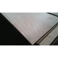 Contreplaqué okoume utilisé pour les meubles